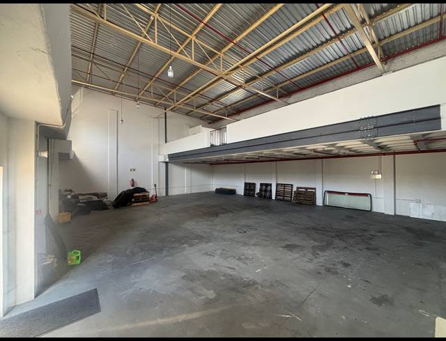 235M² WAREHOUSE TO LET IN BLACKHEATH INDUSTRIAL